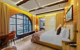 Kasauli Hills Resort